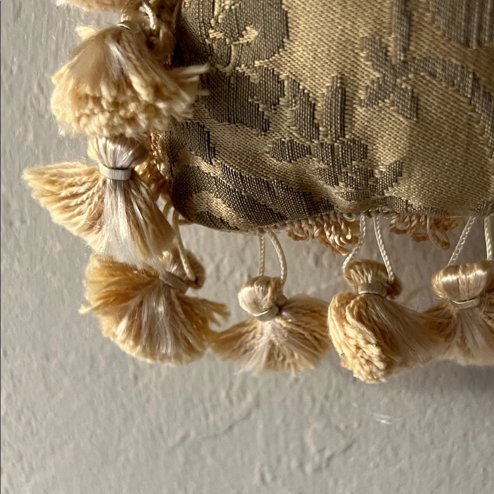 VINTAGE Tasseled mini Pillow Set Beige burgundy rose pink damask w silk tassels - Picture 5 of 9